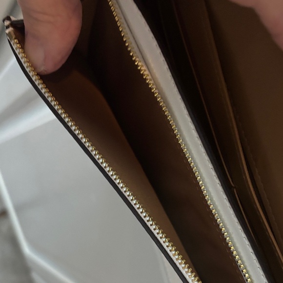 Coach Cream Clutch with Signature Pattern - Picture 5 of 5